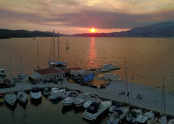 krevet i doručak Boutique Paula 3*