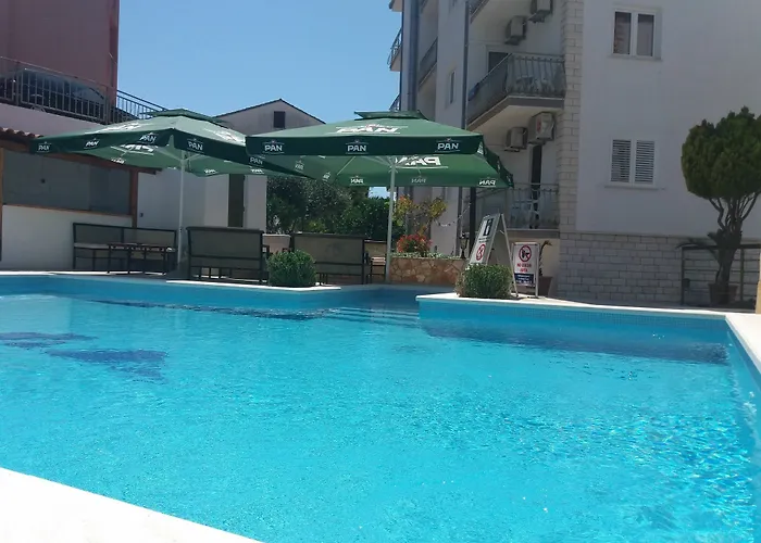 Boutique Paula krevet i doručak 3*