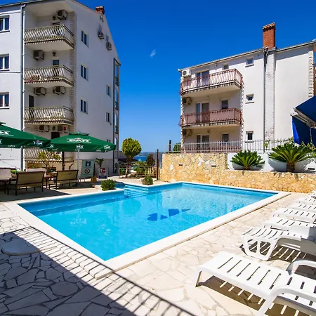 Paula 3* Trogir