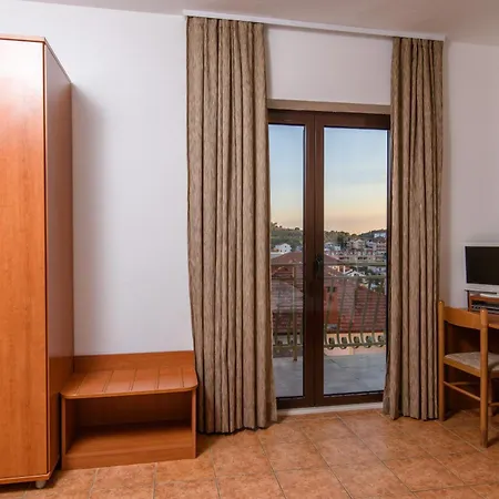 Bed & Breakfast Paula 4*