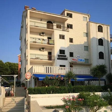 לינה וארוחת בוקר Paula טרוגיר