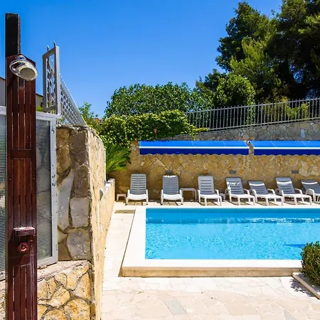 Bed & Breakfast Boutique Paula Okrug Gornji