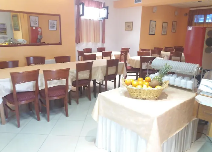 Boutique Paula 3* تروغير
