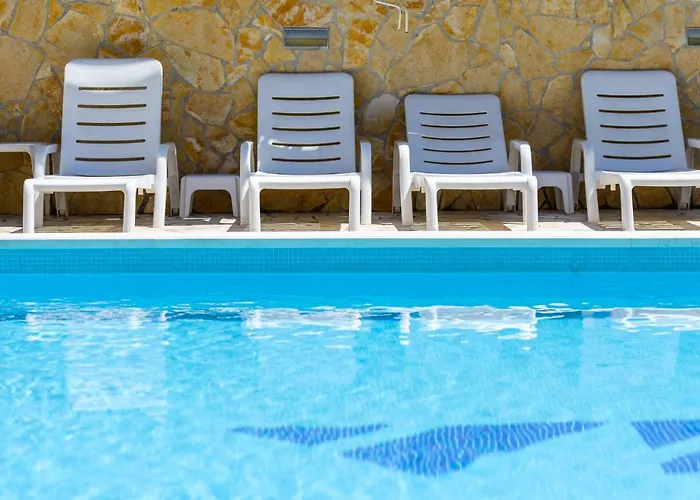 Boutique Paula 3* تروغير