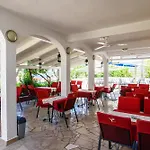Boutique Paula 3* Traù