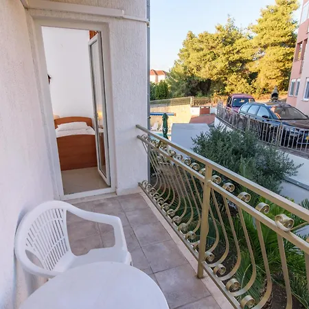 Paula Alojamento de Acomodação e Pequeno-almoço Trogir