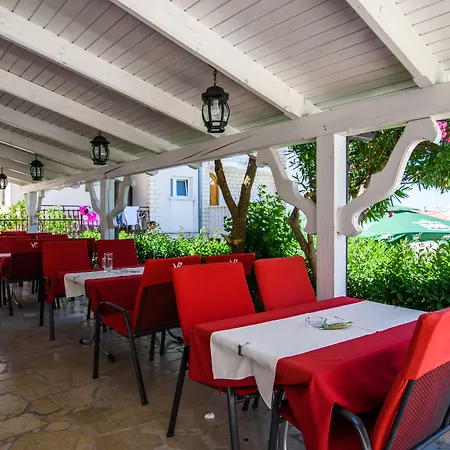 Alojamento de Acomodação e Pequeno-almoço Paula Trogir
