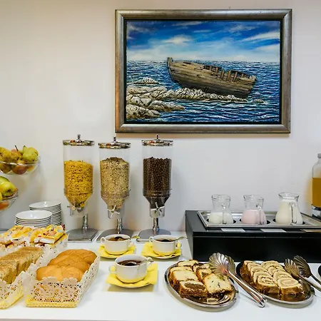 Alojamento de Acomodação e Pequeno-almoço Paula 3*