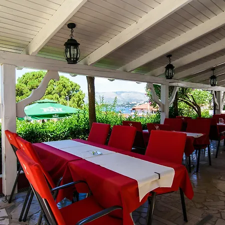 Paula Alojamento de Acomodação e Pequeno-almoço Trogir