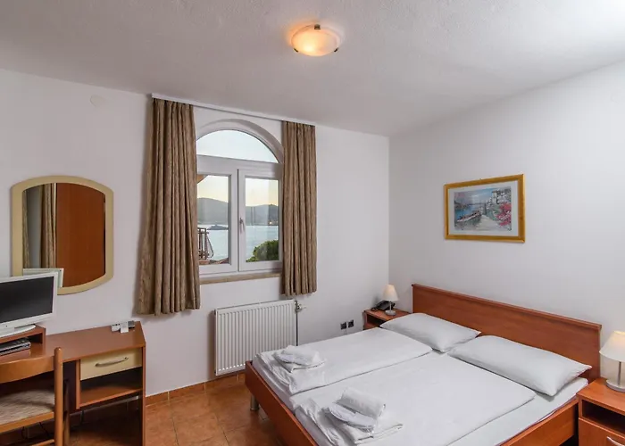 Boutique Paula Трогир