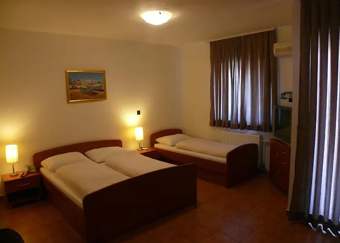 Boutique Paula Трогир